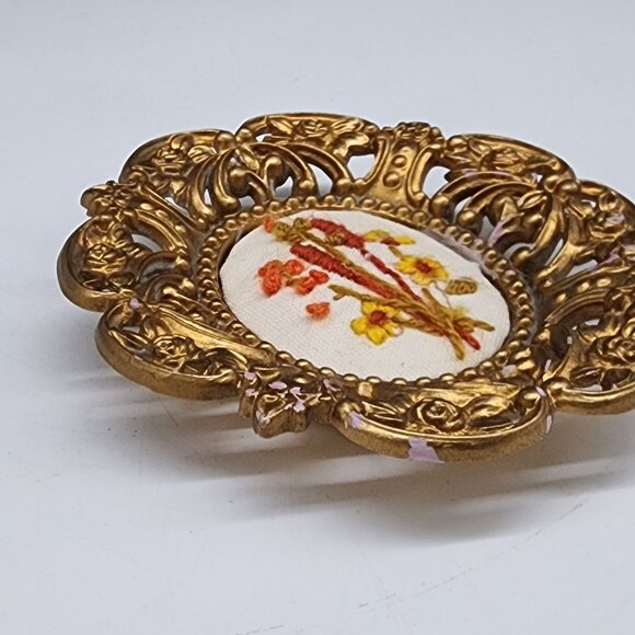 Vintage Cameo Creation Floral Embroidery Picture Frame Plastic Filigree - Picture 11 of 11